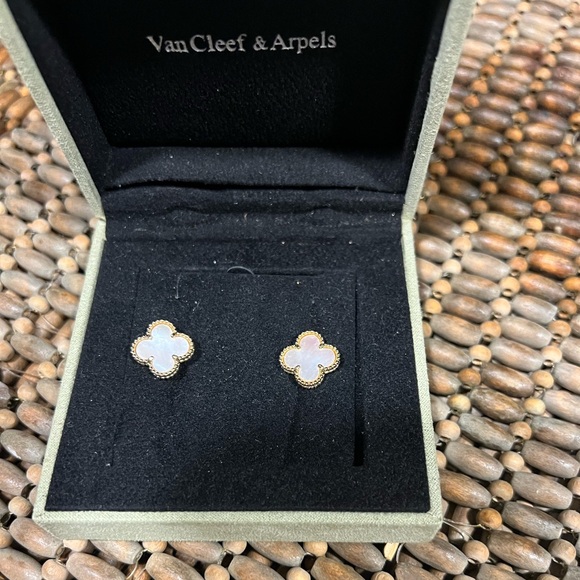 Van Cleef  & Arpels earrings just beautiful worn a couple times, replaced posts - Picture 1 of 5